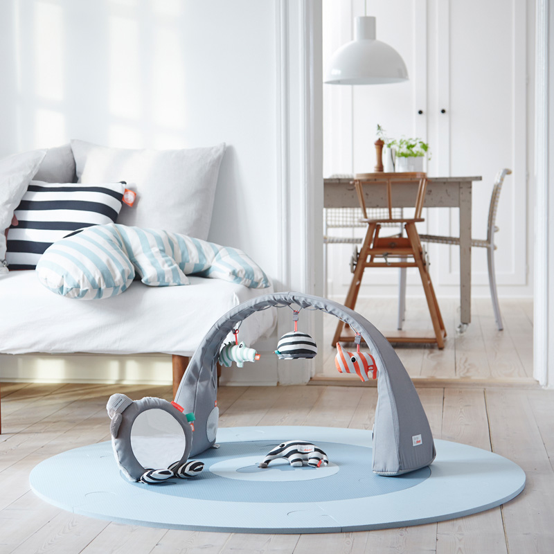 De Activity Gym van Done by Deer wint de Red Dot Award Modern leuk en leerzaam voor baby's-3