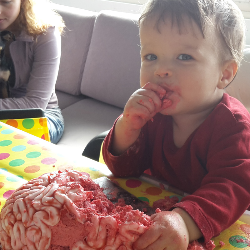 mama Ilona Feestje Trey is 1 jaar geworden Hij is anderhalf uur zoet geweest met de Cake Smash taart-2