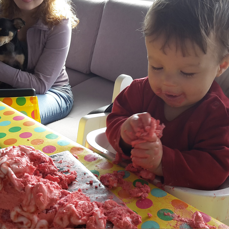 mama Ilona Feestje Trey is 1 jaar geworden Hij is anderhalf uur zoet geweest met de Cake Smash taart-3