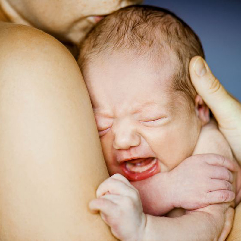 Wat te doen als je baby blijft huilen Moet je je baby laten huilen of kun je deze beter troosten-1