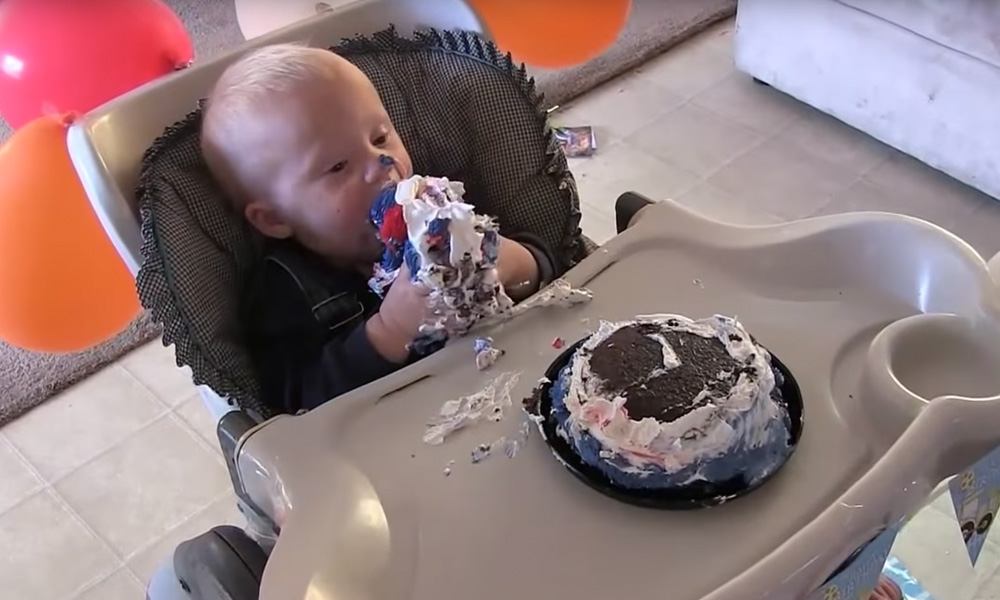 Goede Video: Een Cake Smash taart op je 1e verjaardag! Hoe leuk XK-15