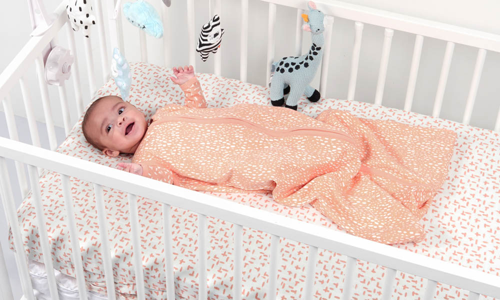 ergens bij betrokken zijn Ster Hobart Nieuwe HEMA collectie pyjama's en slaapzakken voor baby's en kids