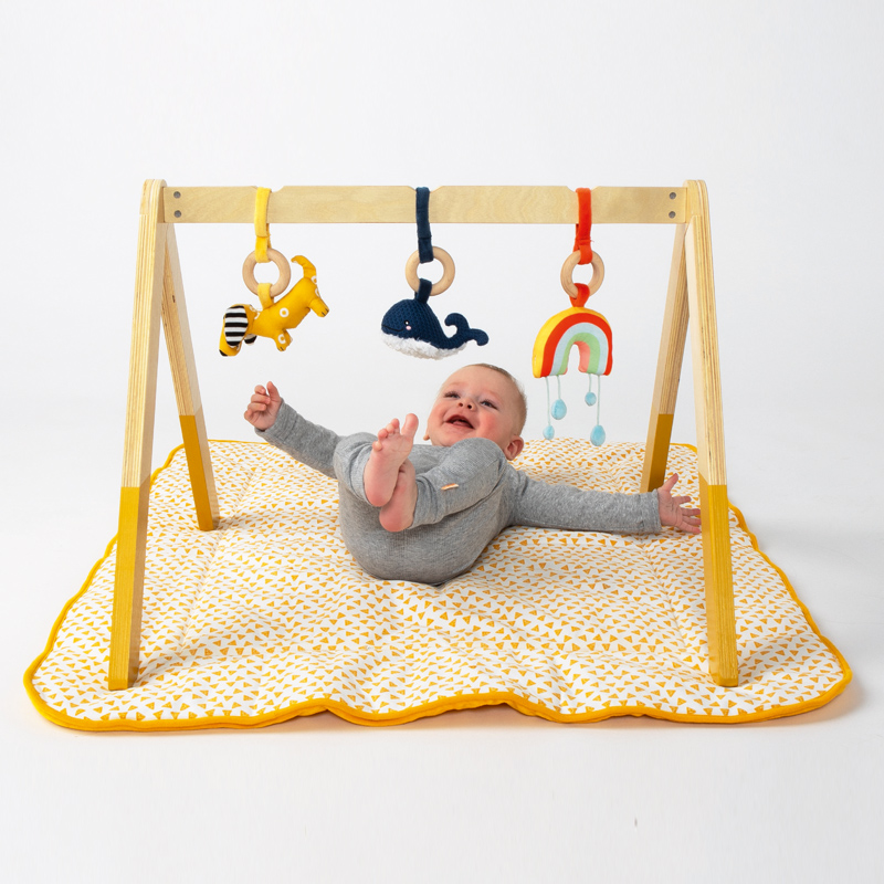 babyspeelgoed en babykamer van Hema