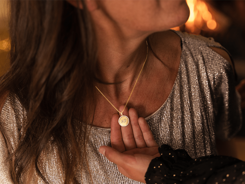 KAYA Sieraden mama pave ketting letter goud