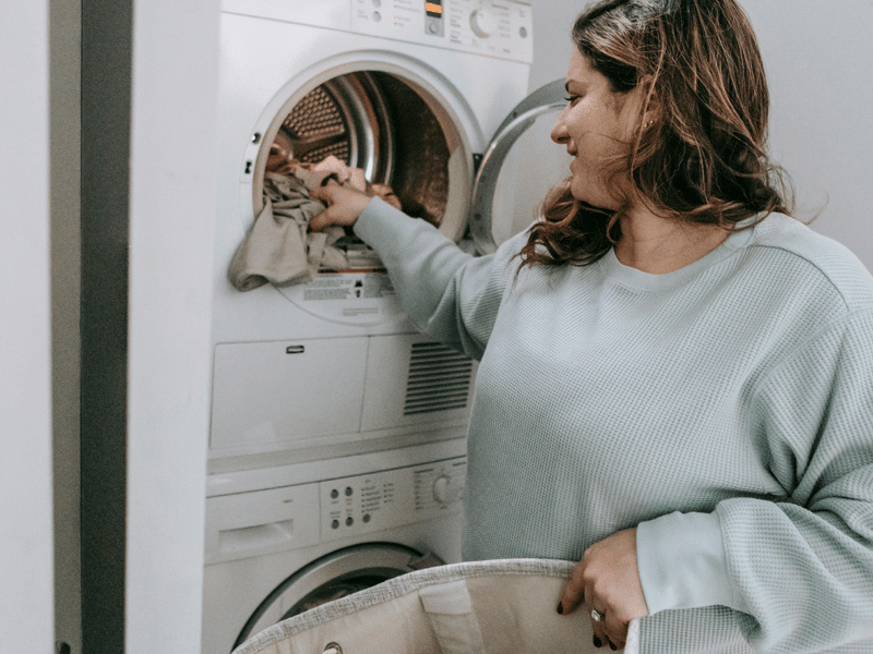 Wassen en drogen van babykleding