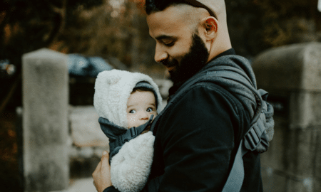 Draagzak baby met papa